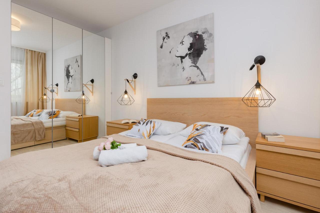 Lägenhet Sokolowska One Bedroom By Renters *